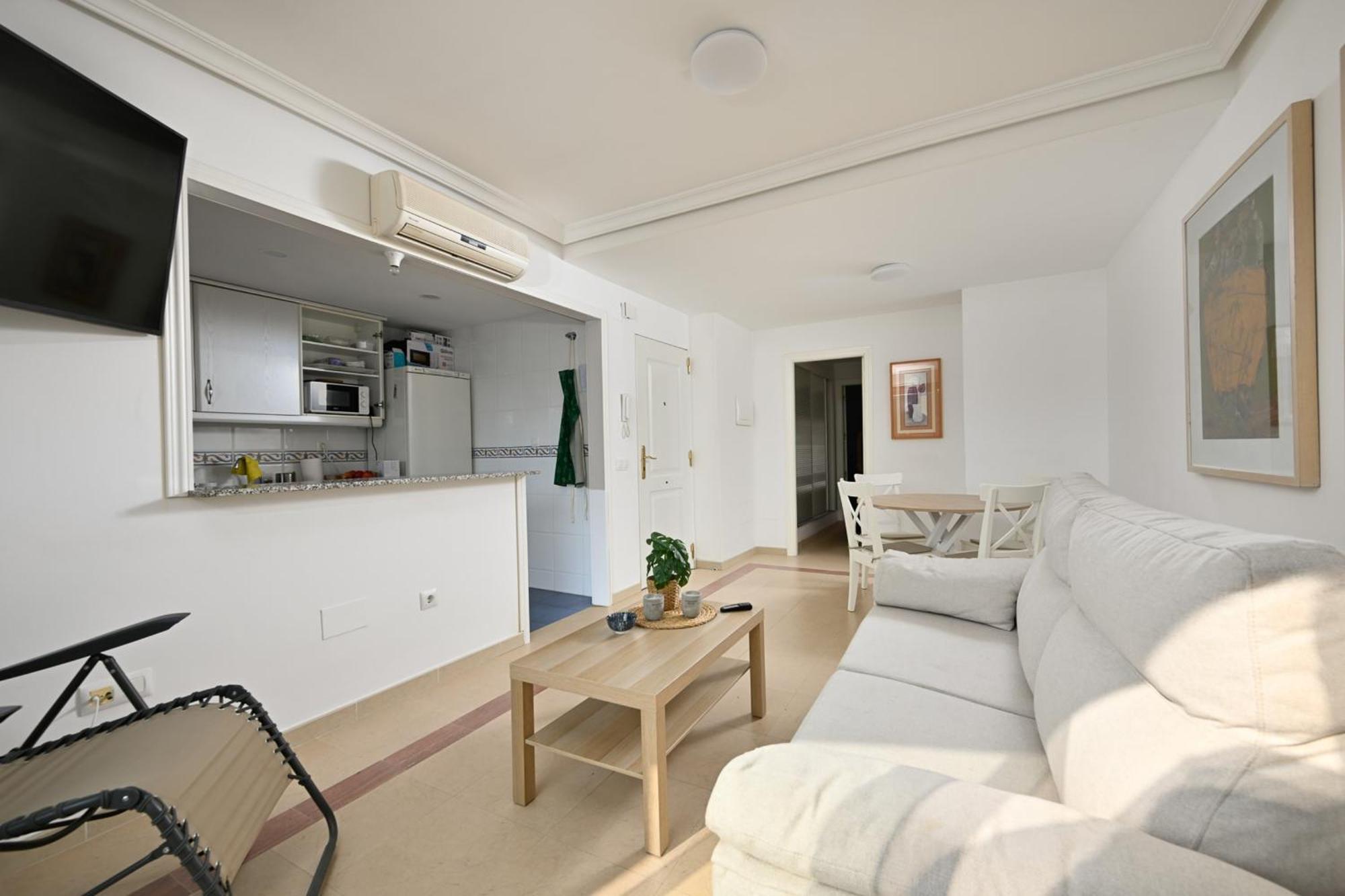 Charming 1-bedroom Walk To Puerto Banus! Apartamento *