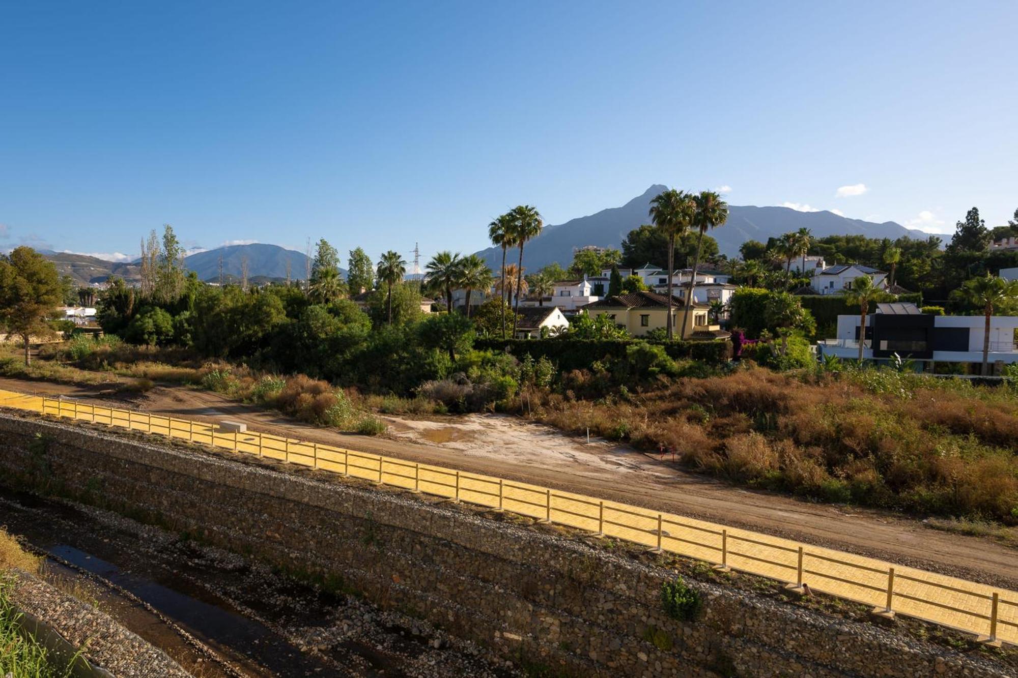 Charming 1-bedroom Walk To Puerto Banus!