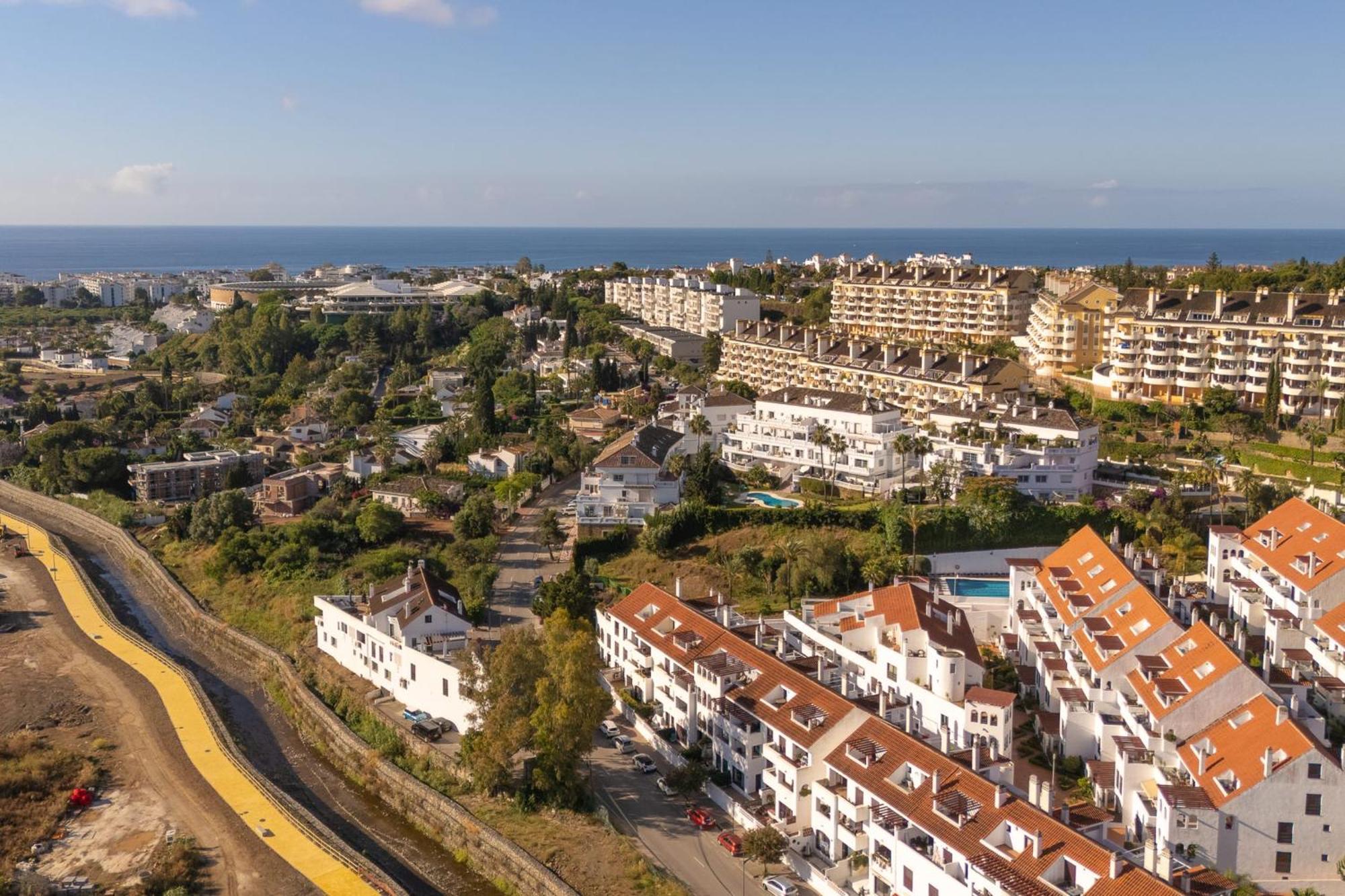 Charming 1-bedroom Walk To Puerto Banus! Marbella