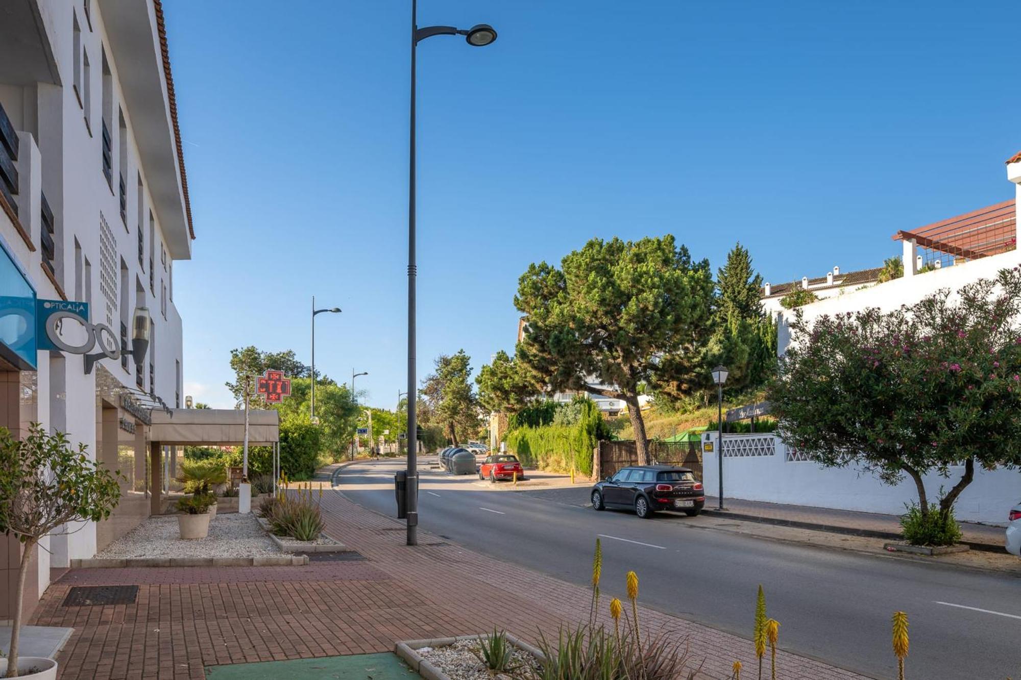Apartamento Charming 1-bedroom Walk To Puerto Banus! *