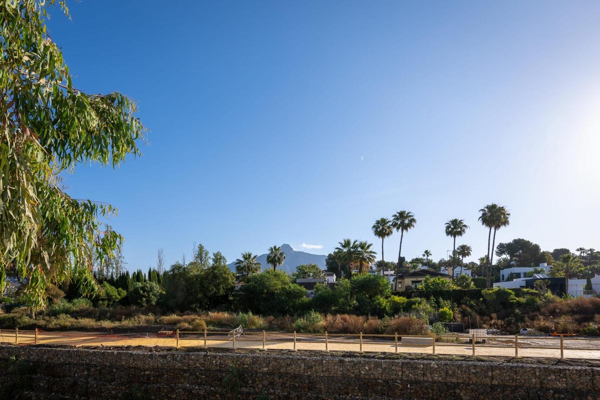 Charming 1-bedroom Walk To Puerto Banus!